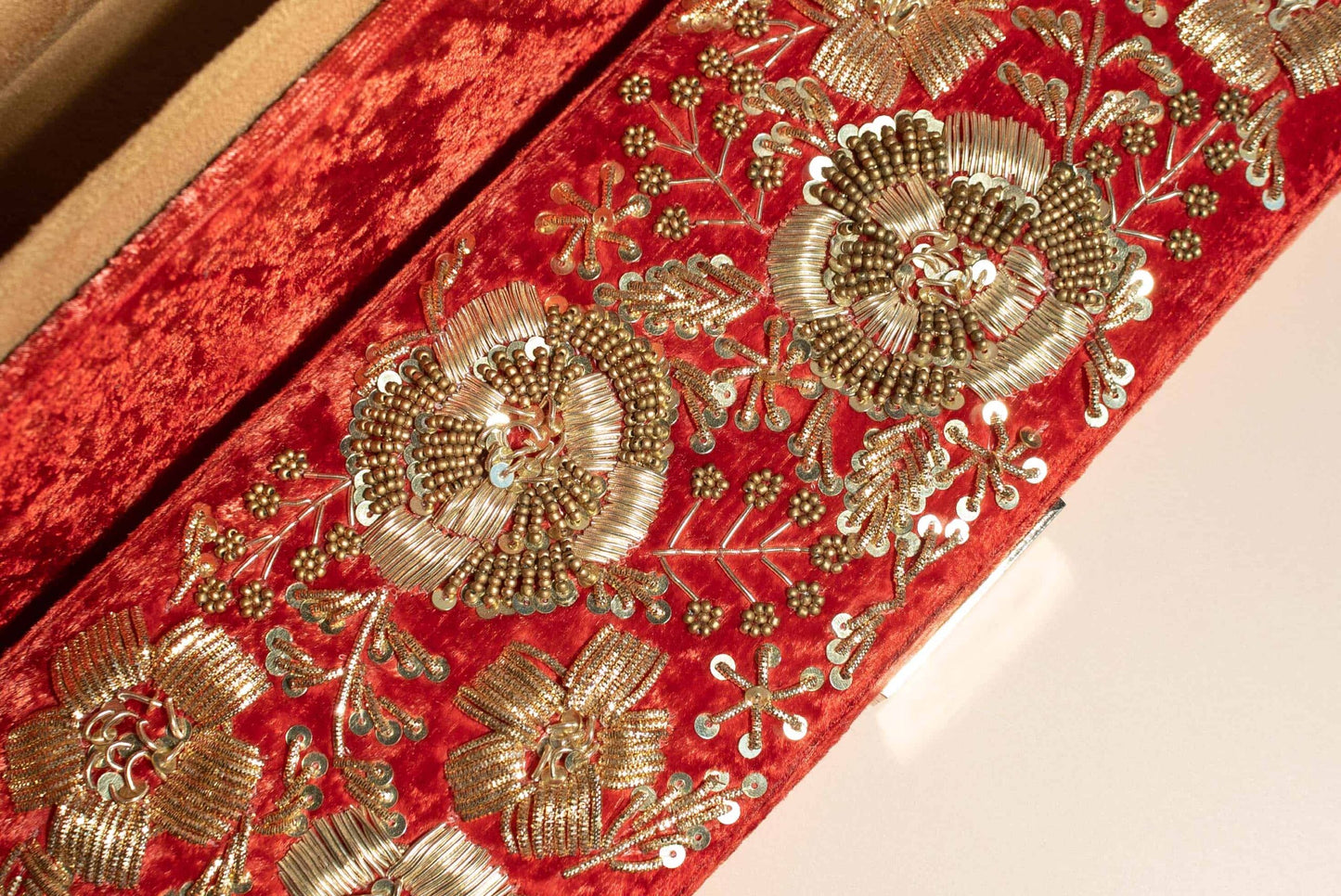 PRE-ORDER / ANAYA Bangle Box (Red Velvet)