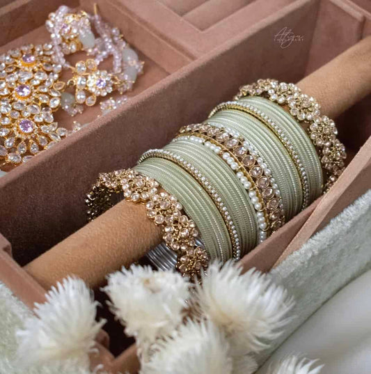 PRE-ORDER / ESHA TROUSSEAU BOX - Mint Velvet