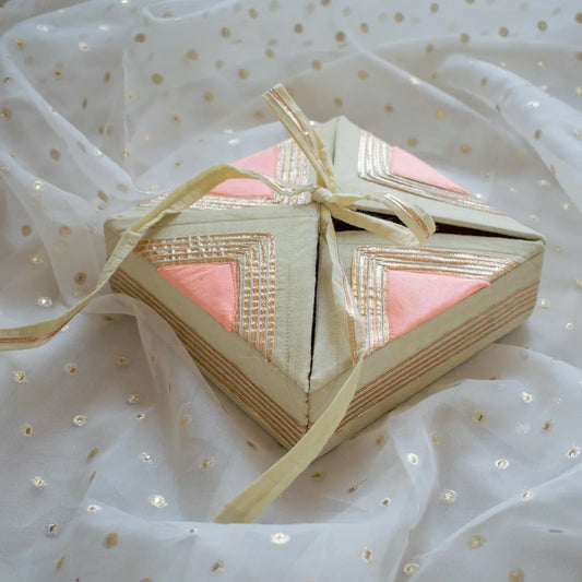 Maharani Petite Gift Box (Pistachio Green & Peach)
