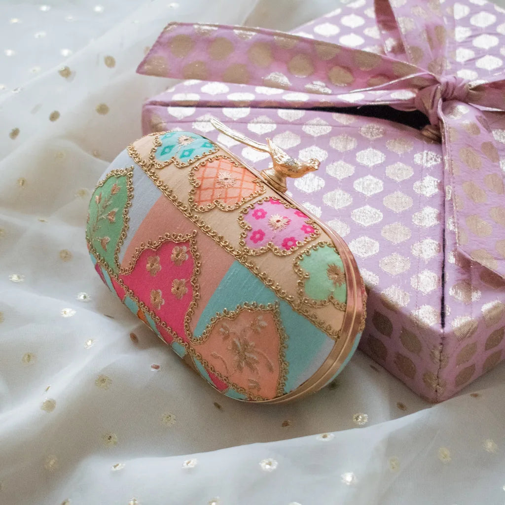 Virala Bird Clasp Clutch