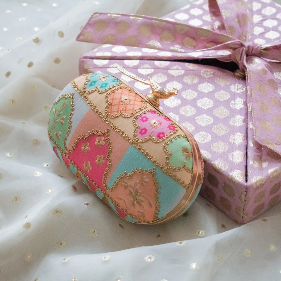 Virala Bird Clasp Clutch