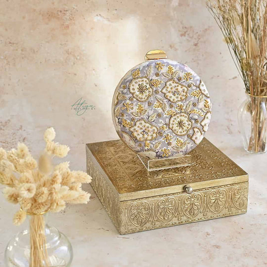 PRE-ORDER - Leesha (Minaudière)