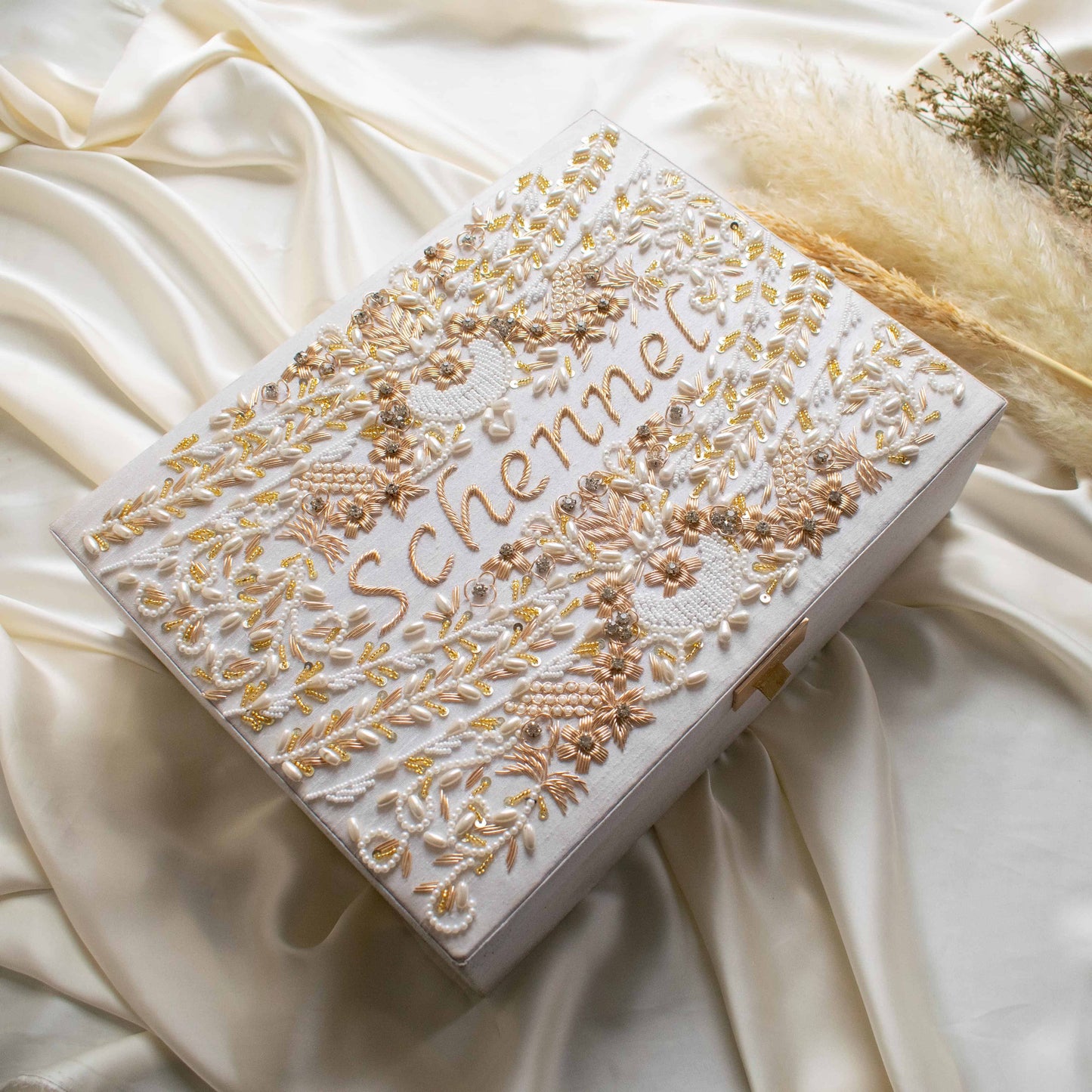 PRE-ORDER / AASHNA TROUSSEAU BOX