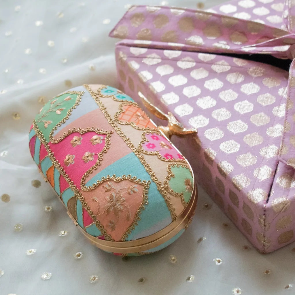 Virala Bird Clasp Clutch