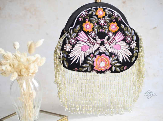 PRE-ORDER - Lyra (Black Clip Purse)