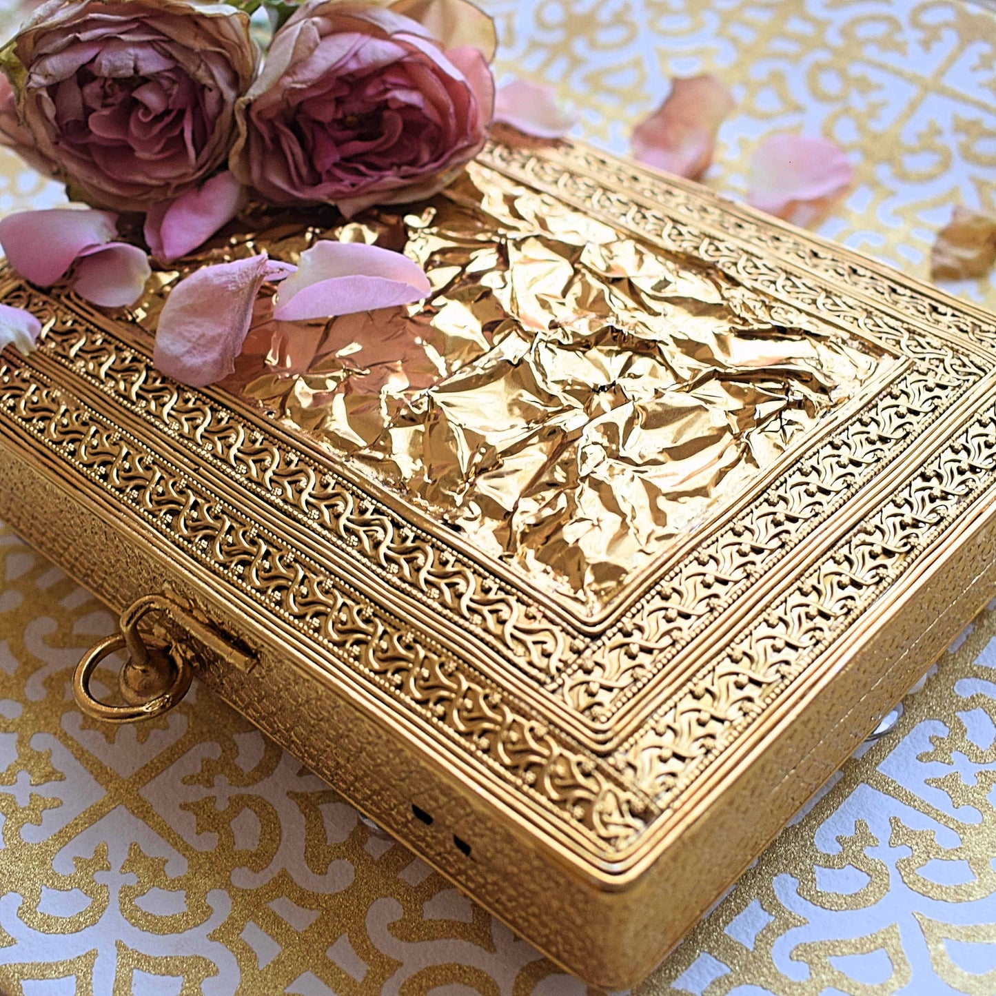 PRE-ORDER - VERONA - (Mother of Pearl)