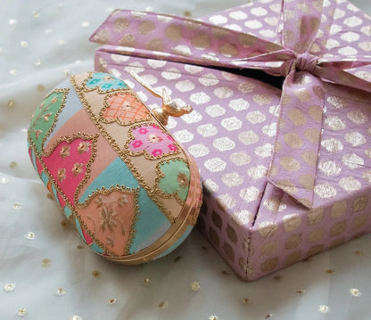 Virala Bird Clasp Clutch