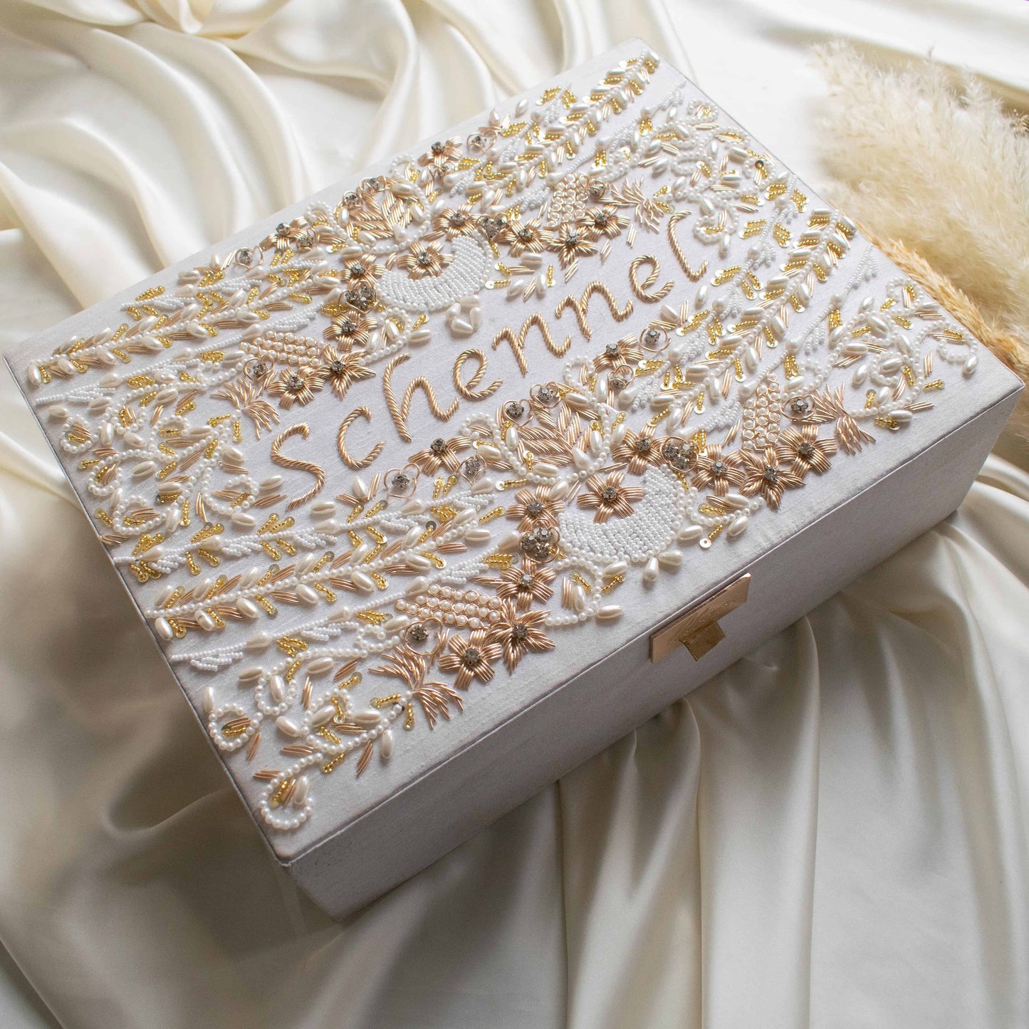 PRE-ORDER / AASHNA TROUSSEAU BOX