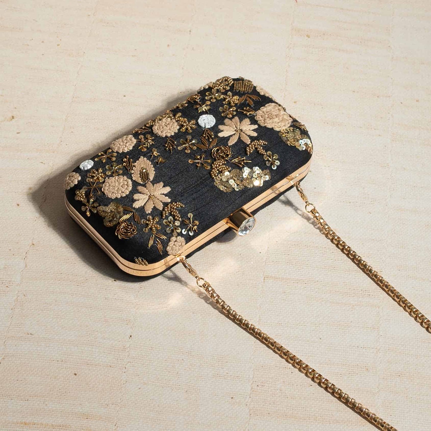 PRE-ORDER - ARA (Black Silk)