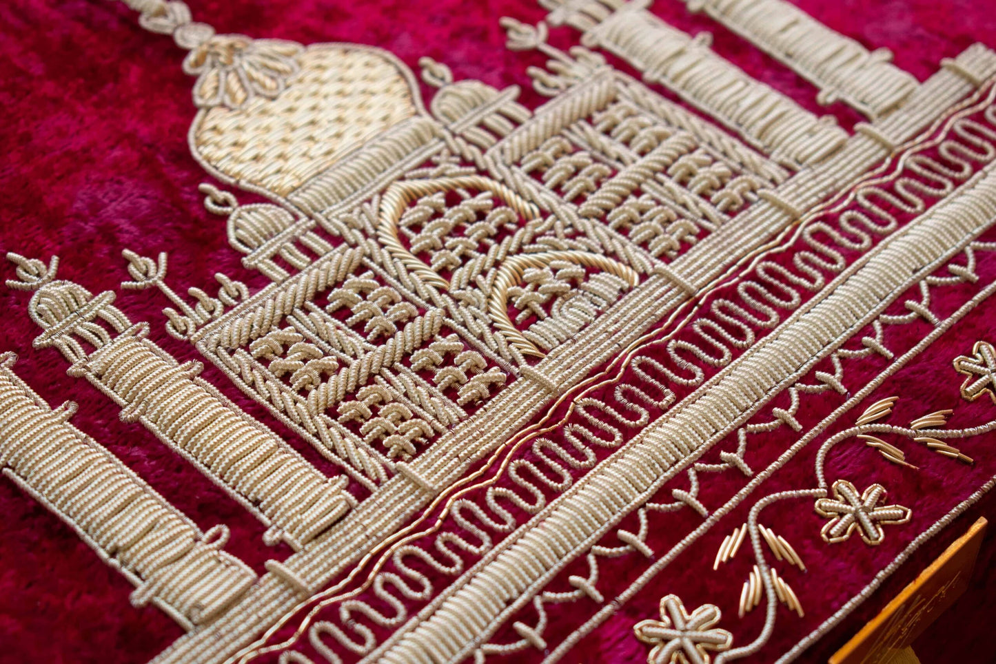PRE-ORDER / TAJ MAHAL TROUSSEAU BOX - Maroon Velvet