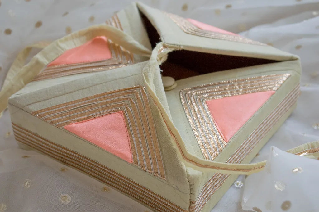 Maharani Petite Gift Box (Pistachio Green & Peach)