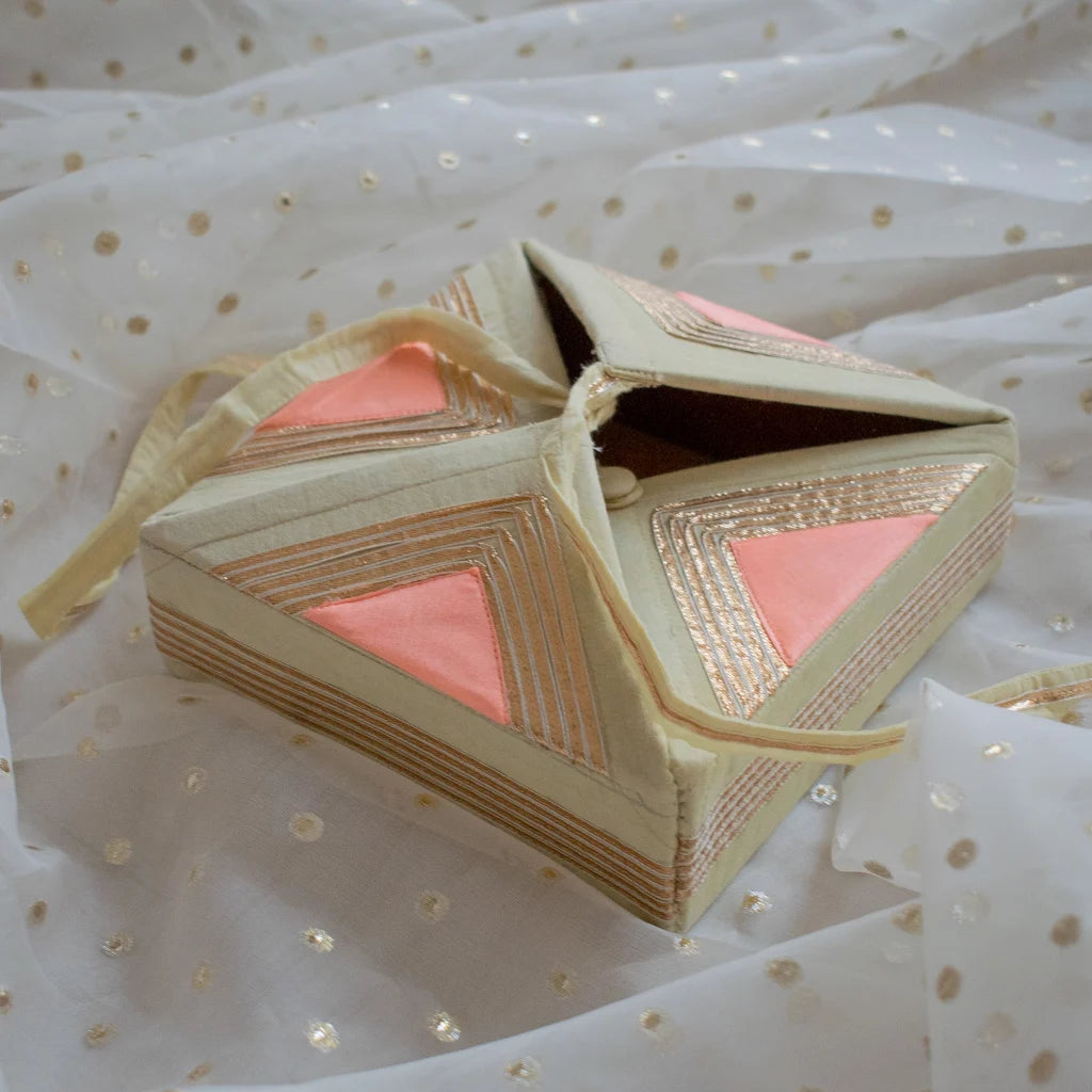 Maharani Petite Gift Box (Pistachio Green & Peach)