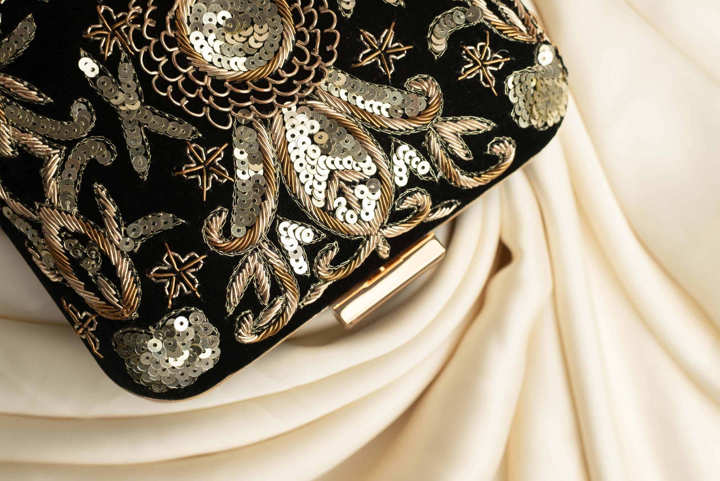 PRE-ORDER - ISHIKA (Black Velvet)