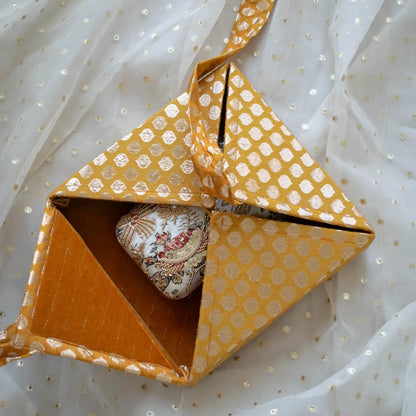 Maharani Gift Box (Mustard Yellow)