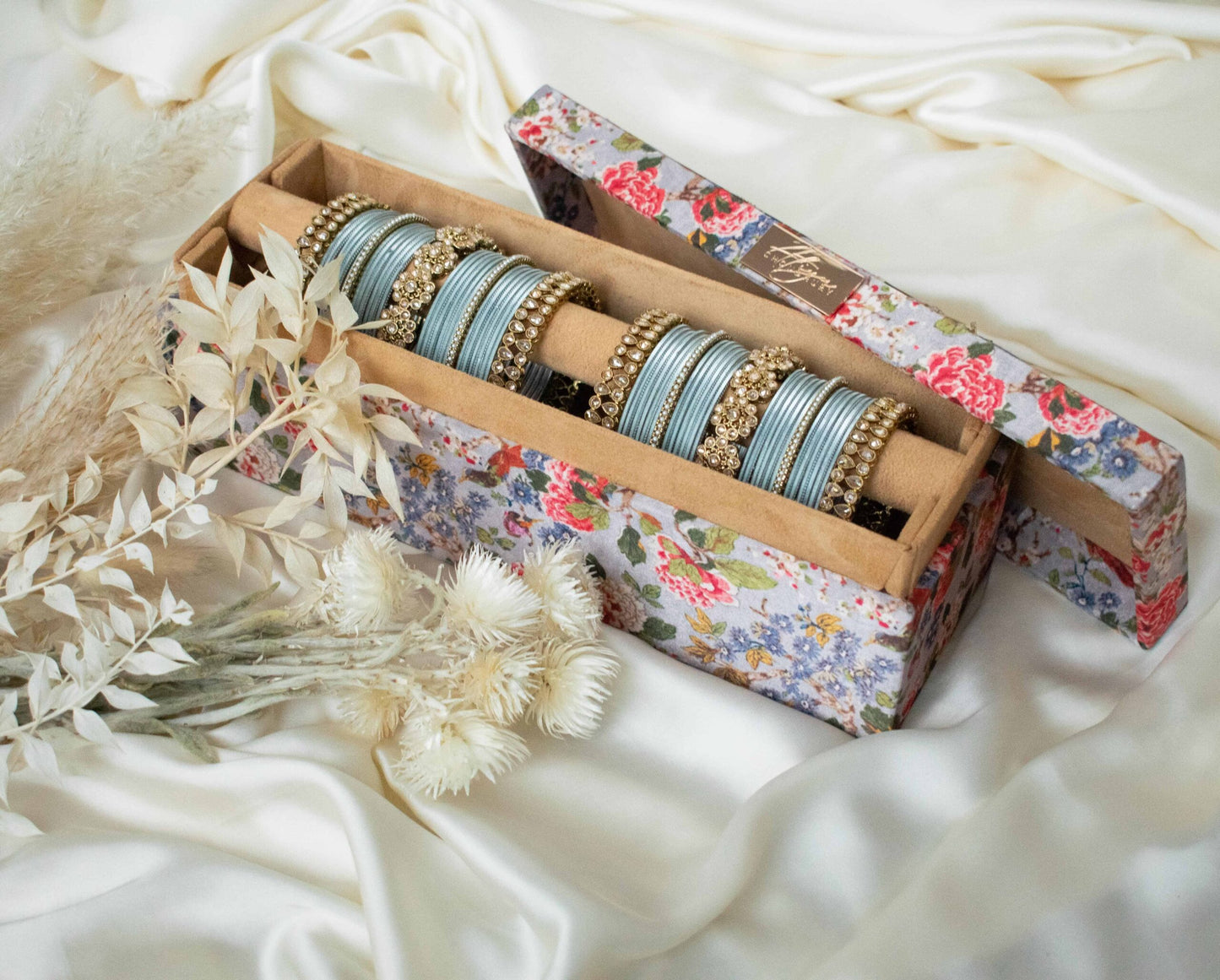 PRE-ORDER / MUMBAI DREAMS Bangle Box (Powder Blue)