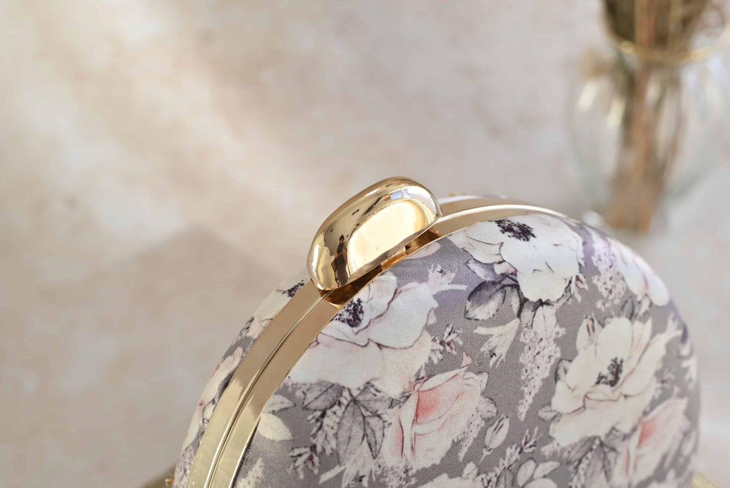 PRE-ORDER - Leesha (Minaudière)