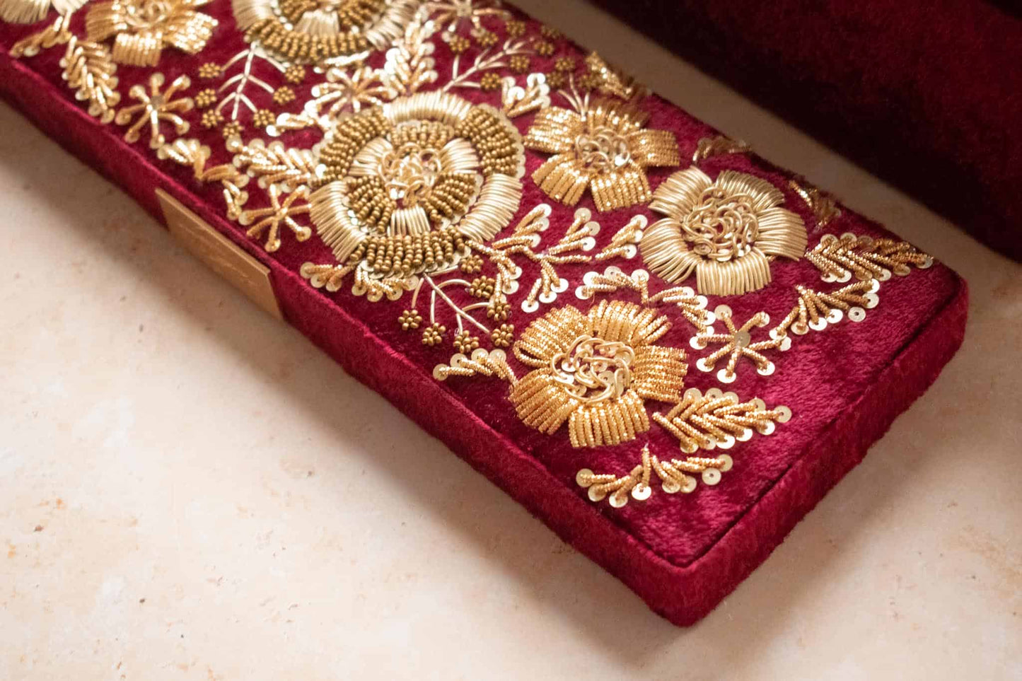 PRE-ORDER /ANAYA Bangle Box (Maroon Velvet)