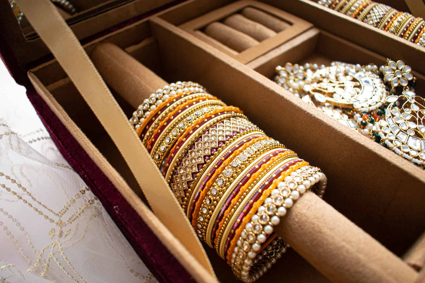 PRE-ORDER / AMNA TROUSSEAU BOX (Maroon Velvet)