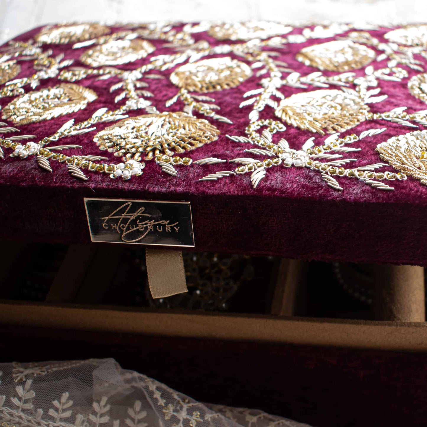 PRE-ORDER / AMNA TROUSSEAU BOX (Maroon Velvet)