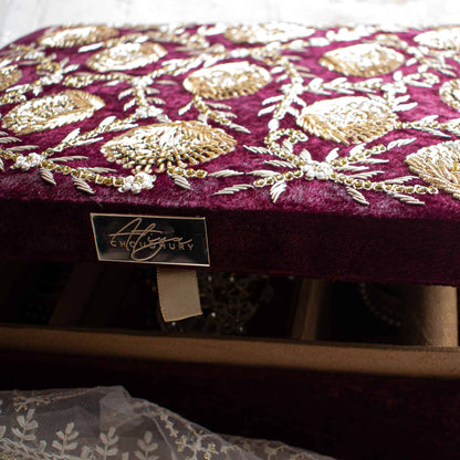 PRE-ORDER / AMNA TROUSSEAU BOX (Maroon Velvet)