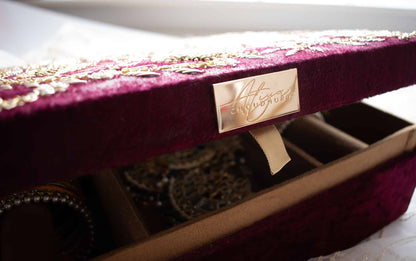 PRE-ORDER / AMNA TROUSSEAU BOX (Maroon Velvet)