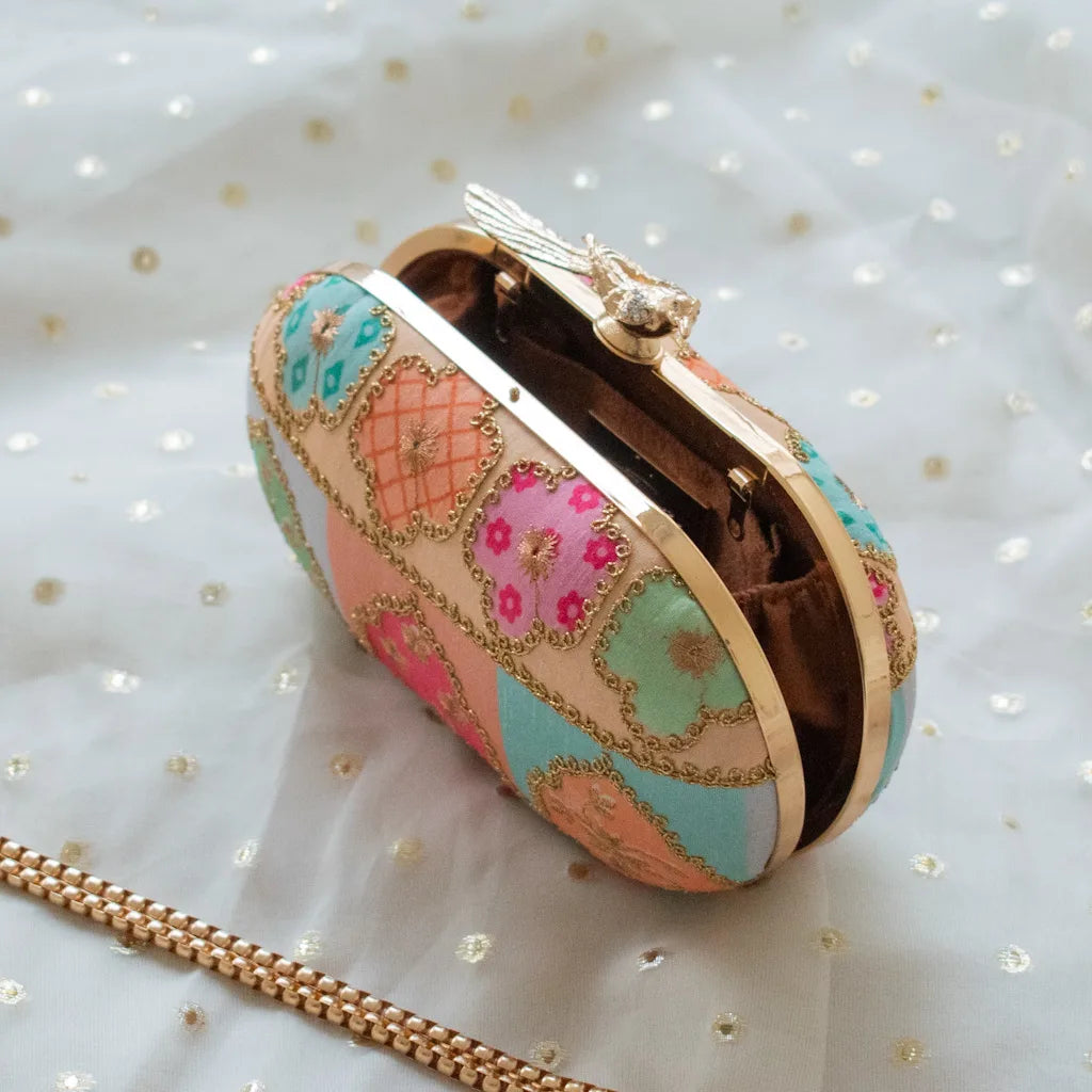 Virala Bird Clasp Clutch
