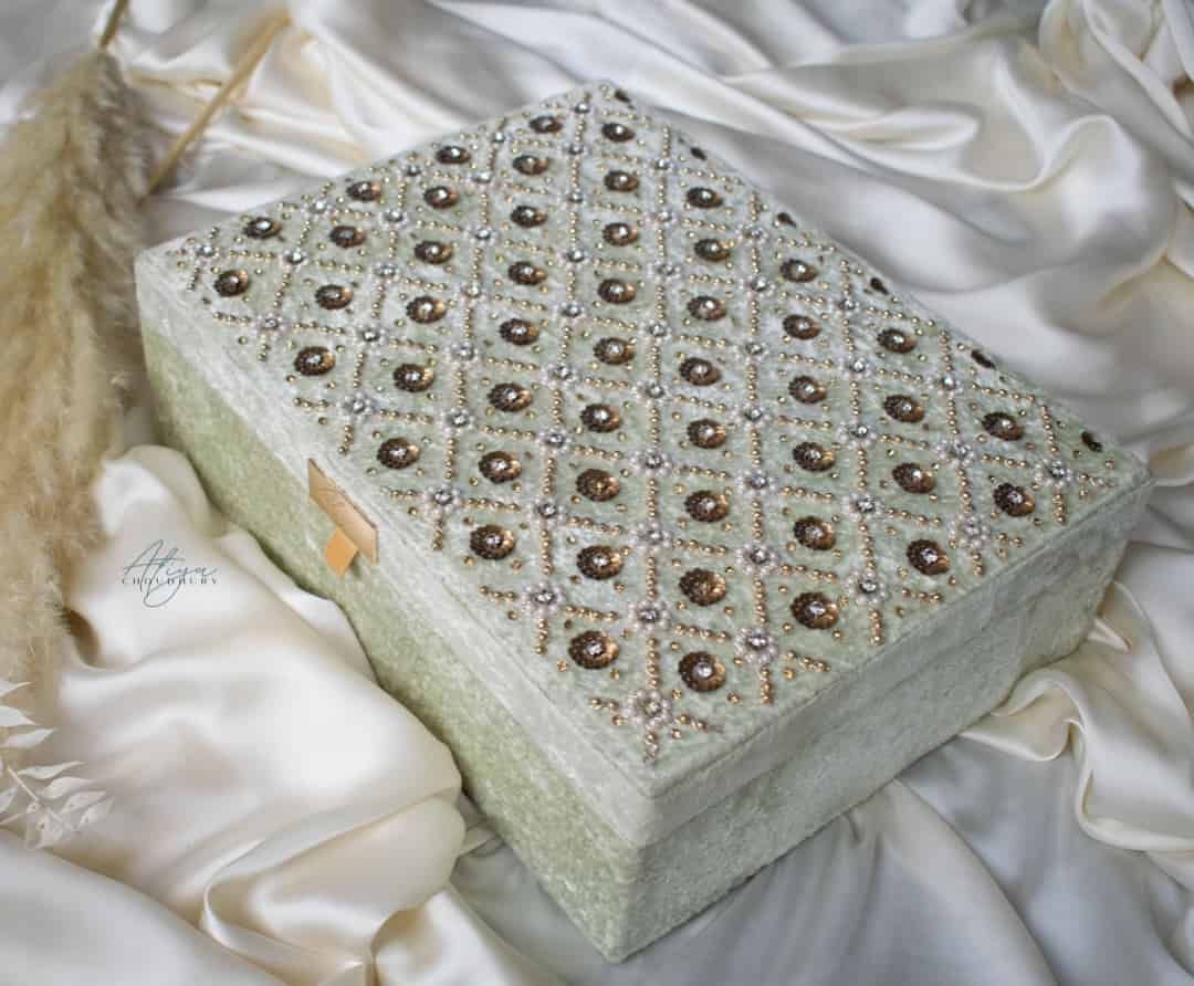 PRE-ORDER / ESHA TROUSSEAU BOX - Mint Velvet