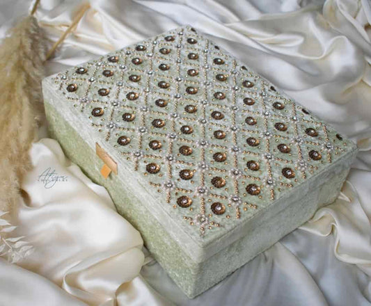 PRE-ORDER / ESHA TROUSSEAU BOX - Mint Velvet