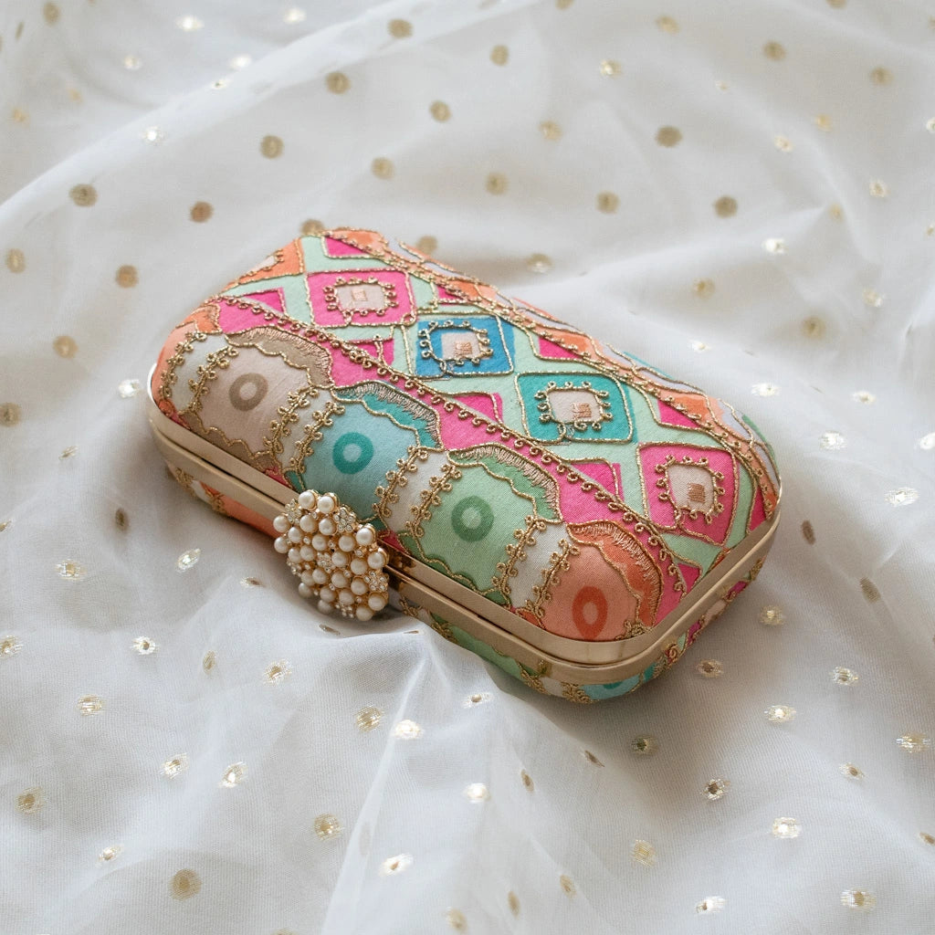 Virala Compact Clutch