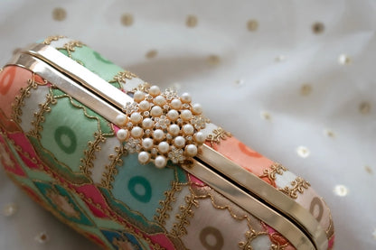 Virala Compact Clutch