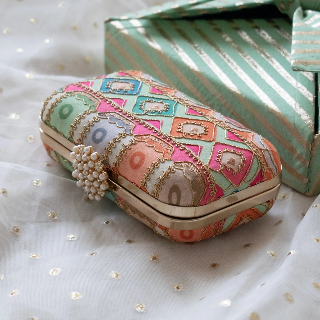 Virala Compact Clutch