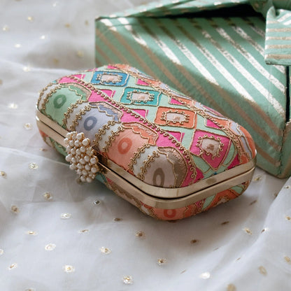 Virala Compact Clutch