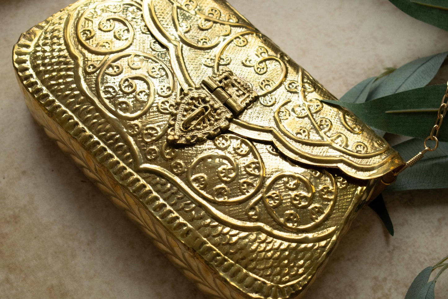 Jaya (Gold Brass Clutch)