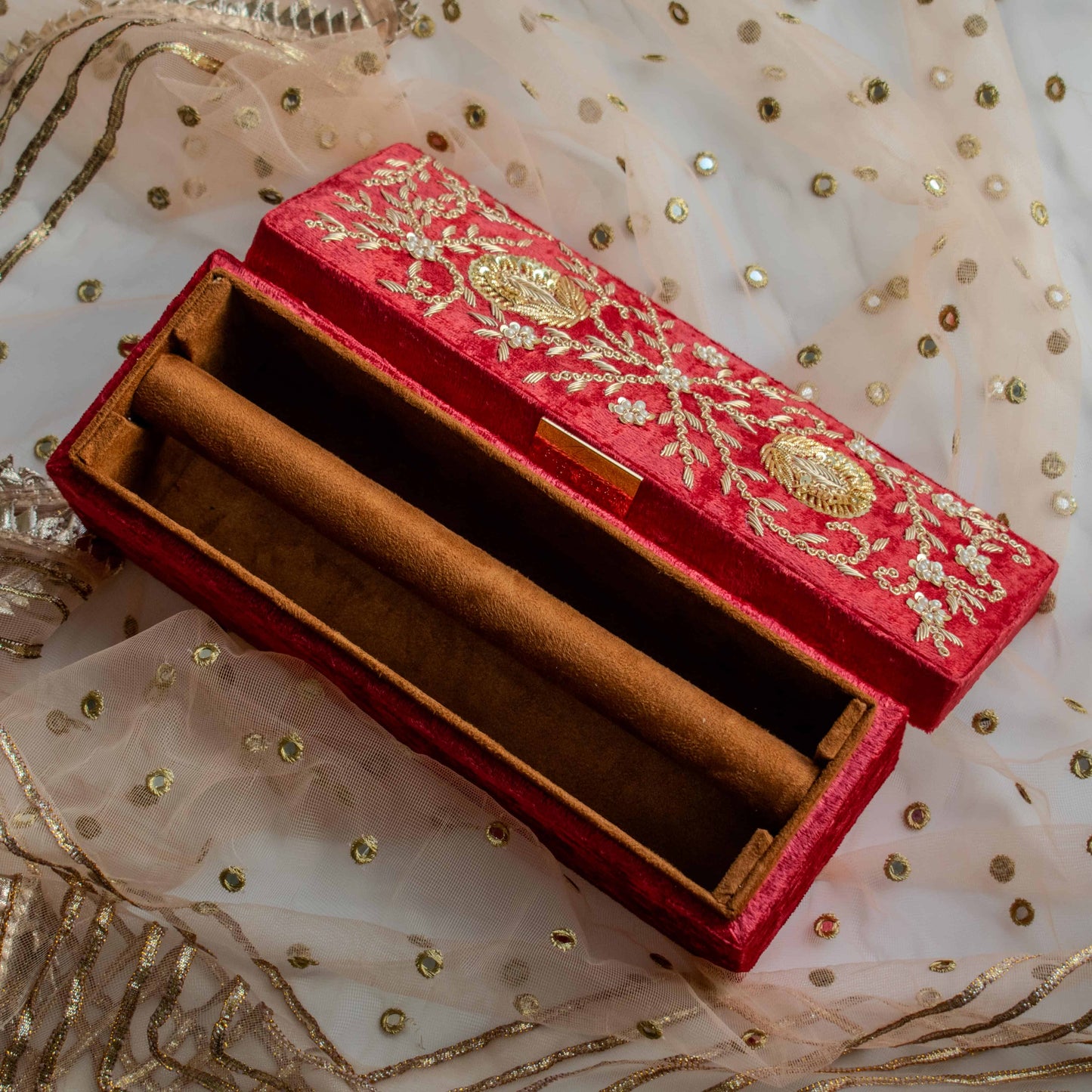 PRE-ORDER - AMNA BANGLE BOX - RED