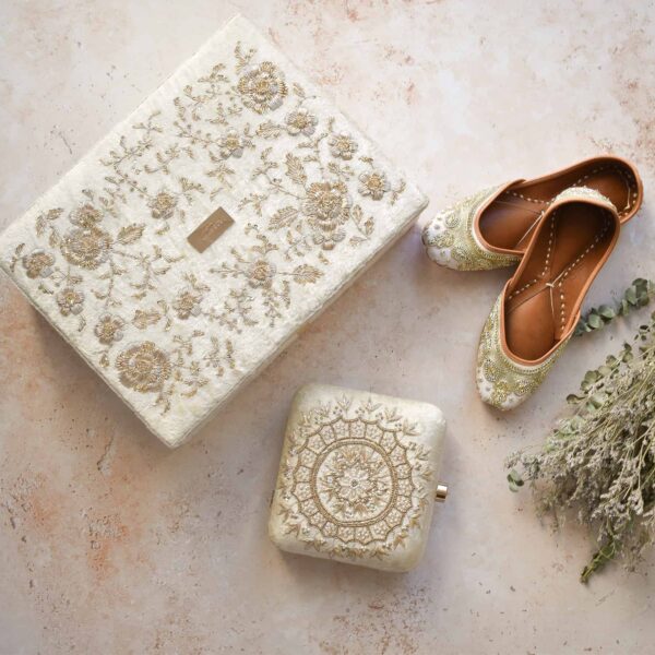 PRE-ORDER - ANAYA TROUSSEAU BOX (Cream Velvet) - Image 4