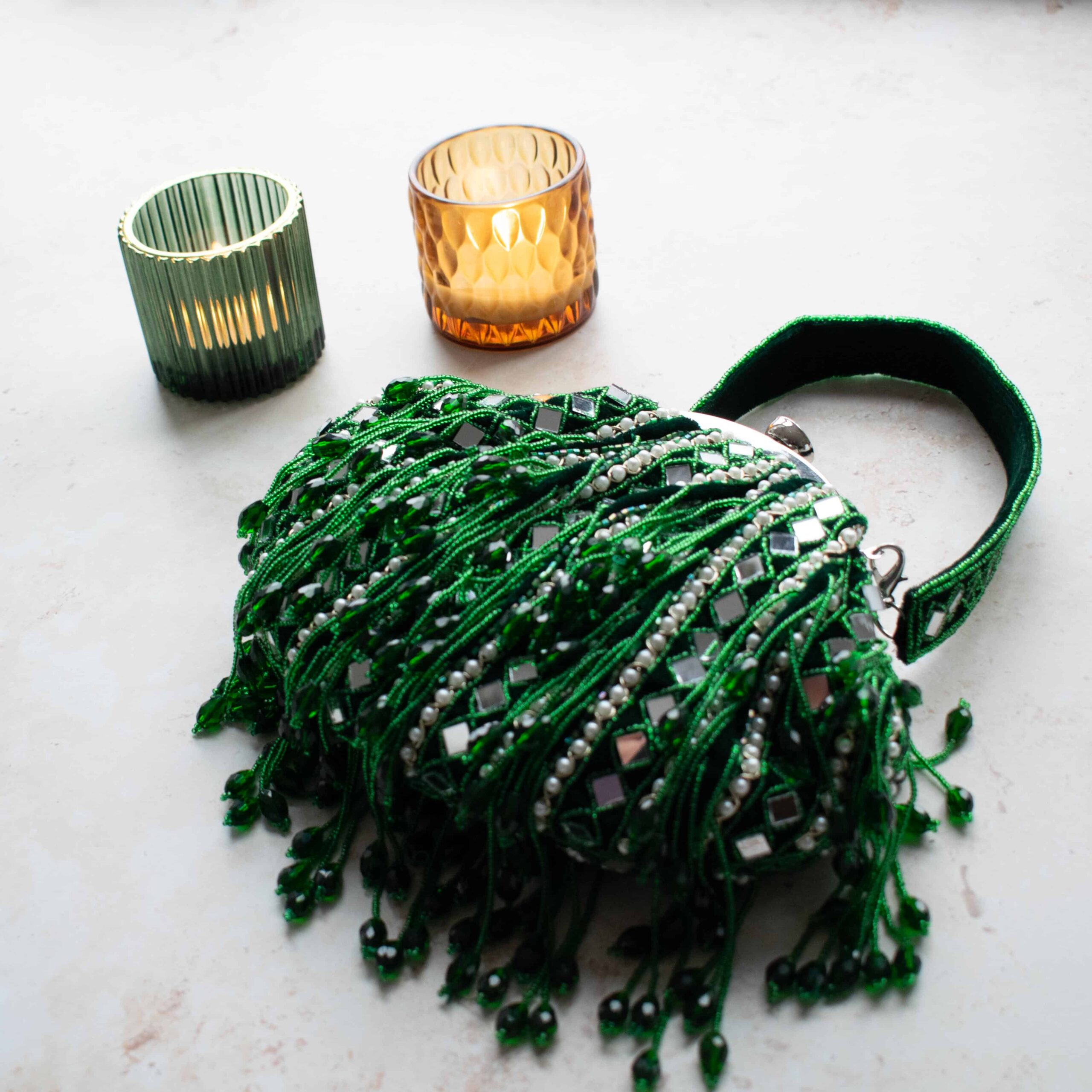 PRE-ORDER - Eliana Clip Purse (Emerald Green Velvet) - Image 3