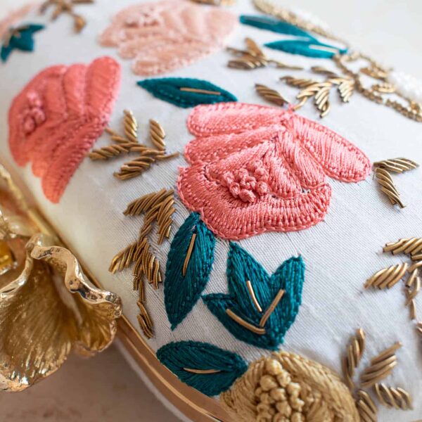 PRE-ORDER - Sara - Oval (Floral Clasp) - Image 5
