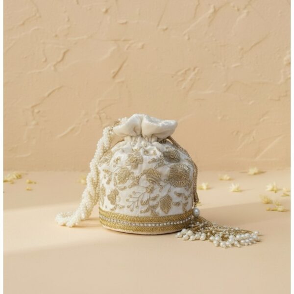 Anaya Potli Bag (Cream Velvet)